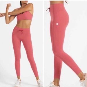 Vuori Daily Legging size M “Sierra” color